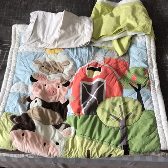 Crib Bedding - Picture 1 of 1